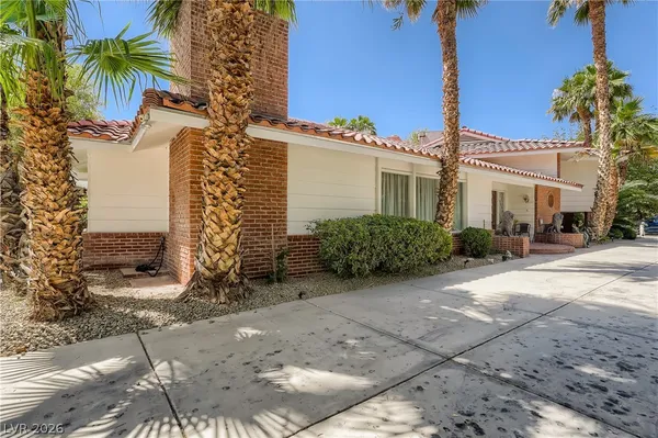 $5,650 | 7082 Mira Vista Street, Las Vegas, NV 89120