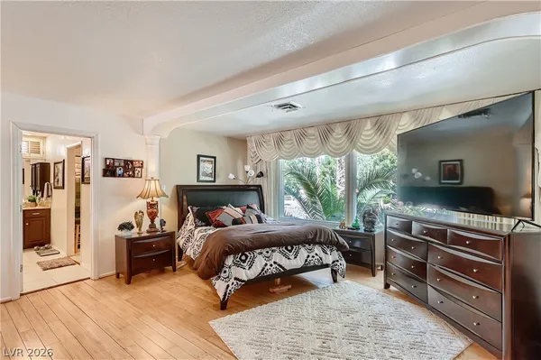 $5,650 | 7082 Mira Vista Street, Las Vegas, NV 89120