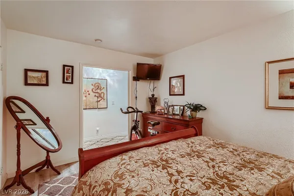 $5,650 | 7082 Mira Vista Street, Las Vegas, NV 89120