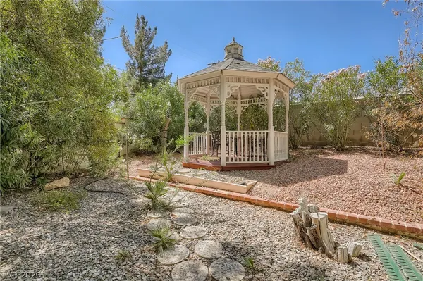 $5,650 | 7082 Mira Vista Street, Las Vegas, NV 89120