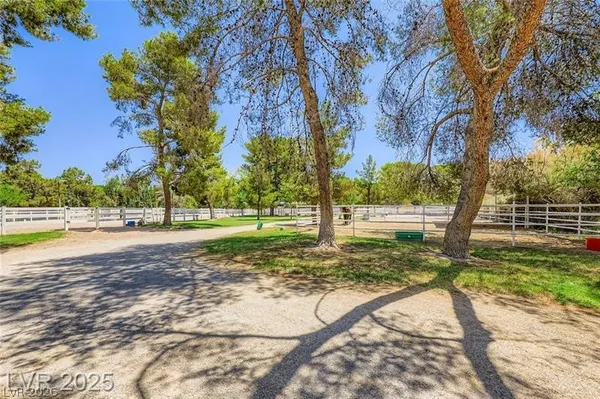 $5,650 | 7082 Mira Vista Street, Las Vegas, NV 89120