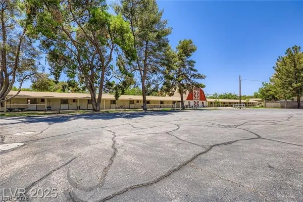 $5,650 | 7082 Mira Vista Street, Las Vegas, NV 89120