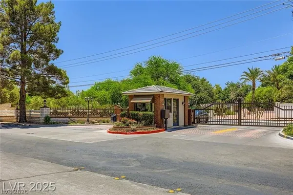 $5,650 | 7082 Mira Vista Street, Las Vegas, NV 89120