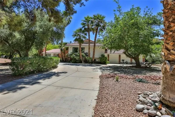 $5,650 | 7082 Mira Vista Street, Las Vegas, NV 89120