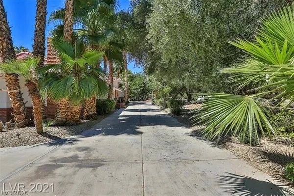 $5,650 | 7082 Mira Vista Street, Las Vegas, NV 89120