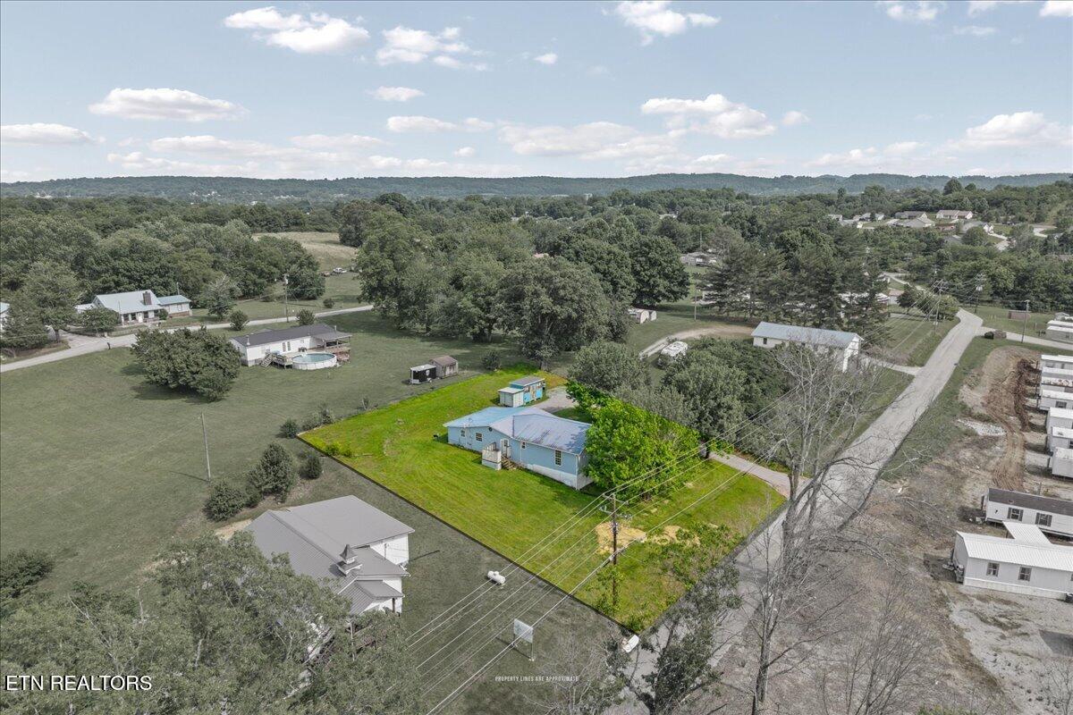 142 North Point Road Sweetwater, TN 37874 - Photo 4 of 34 31-142 North Point-24