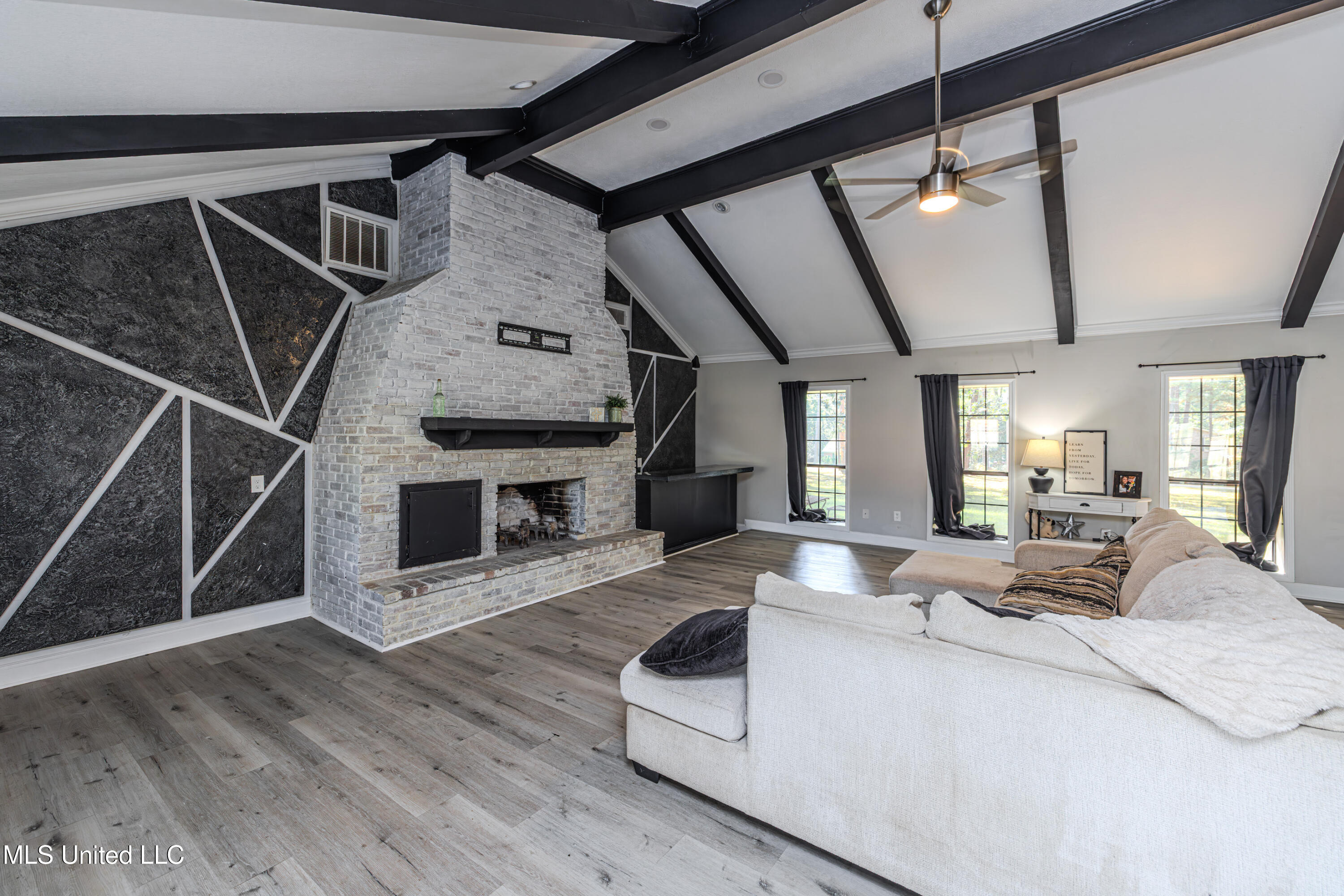 28 Deerfield Drive Madison, MS 39110 - Photo 9 of 49 1R4A9041