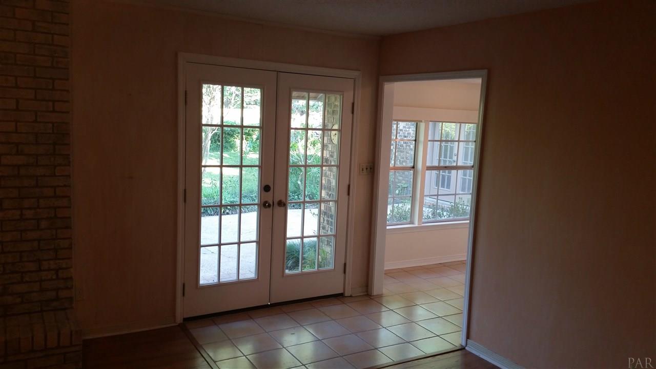 8808 Burning Tree Road Pensacola, FL 32514 - Photo 8 of 22 Gallery Image 8