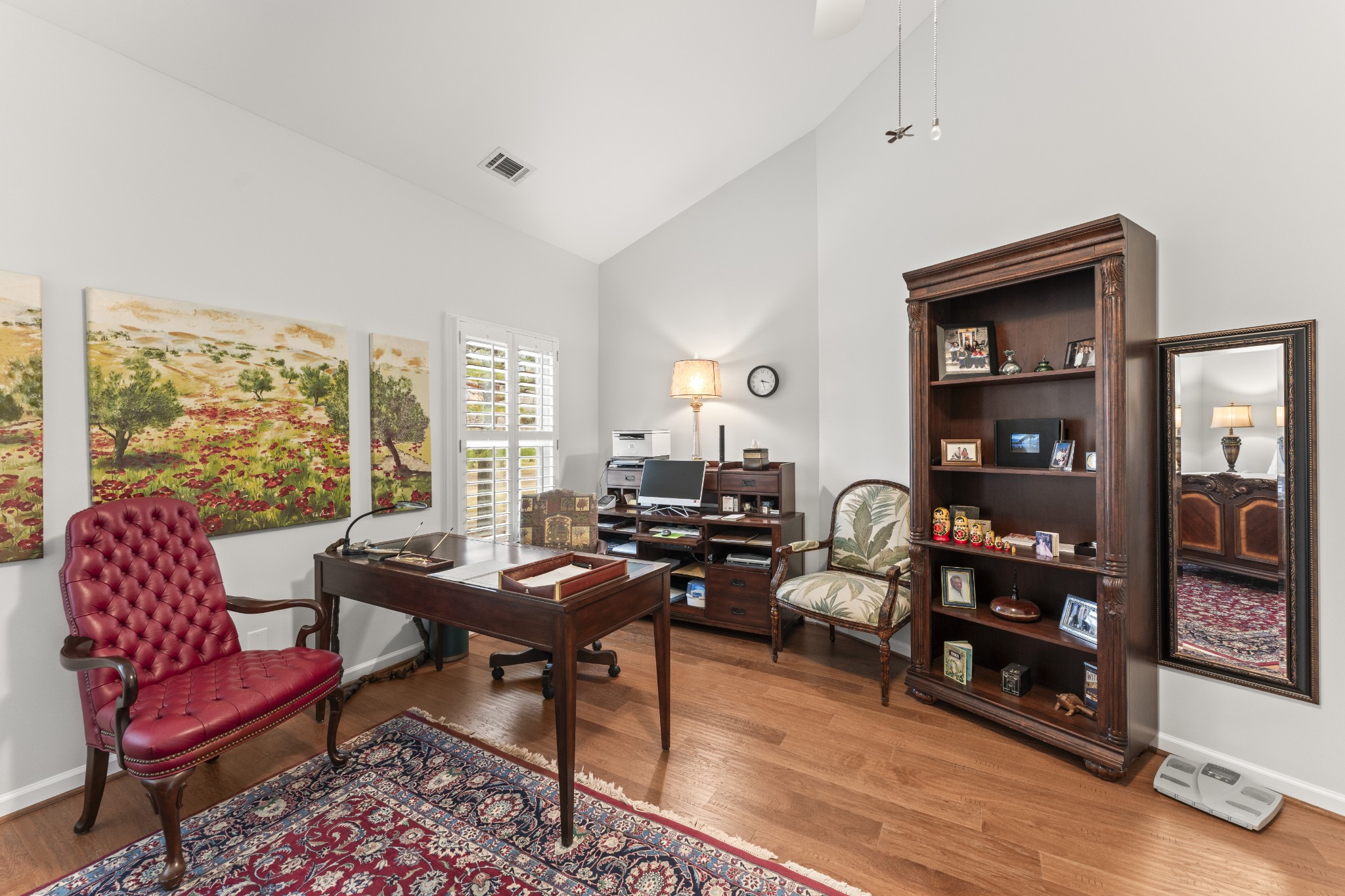 6 Chadsworth Place Tullahoma, TN 37388 - Photo 23 of 49 a livingroom with workspace and a couch