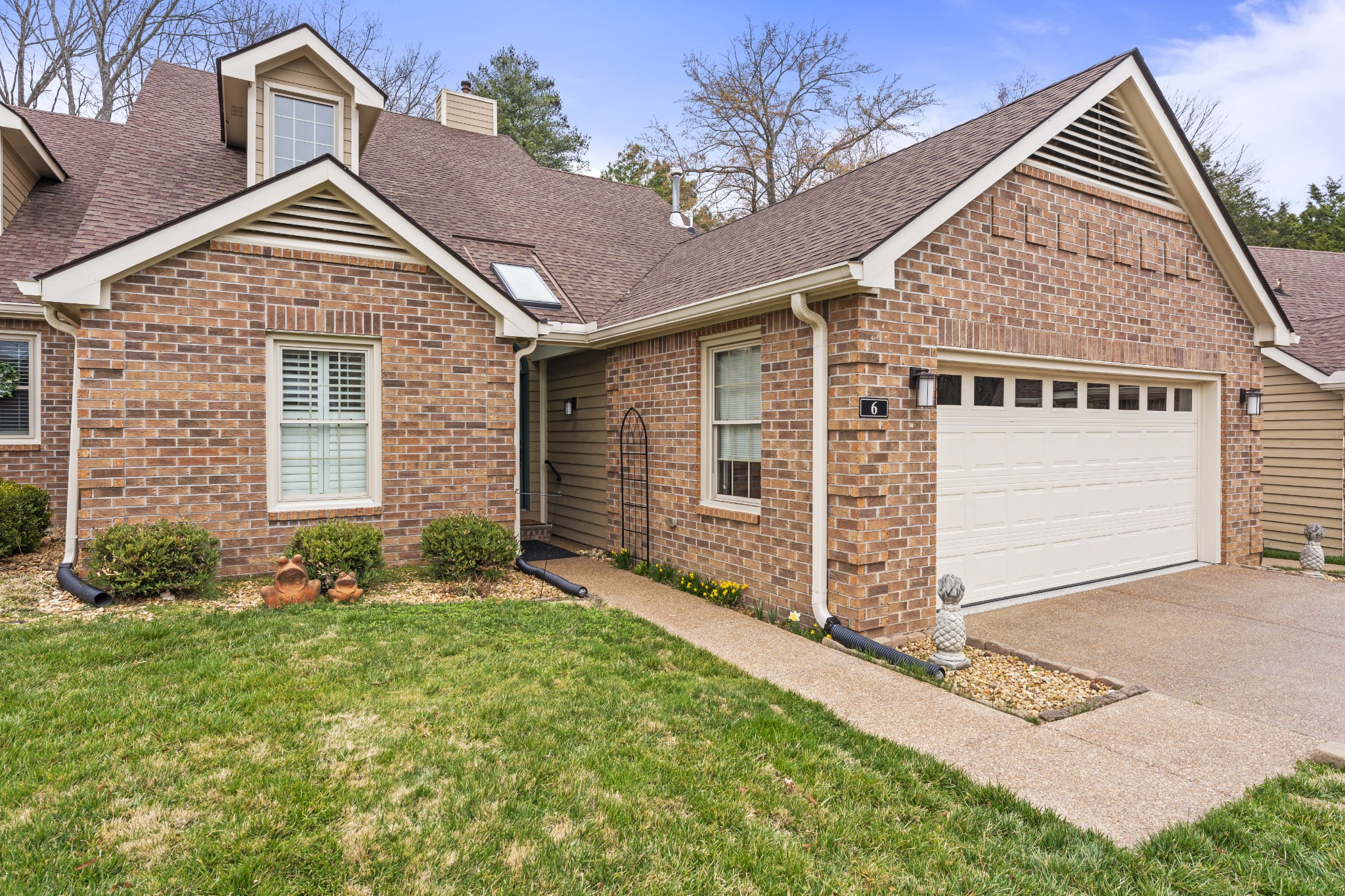 6 Chadsworth Place Tullahoma, TN 37388 - Photo 32 of 49 front view of a house with a yard