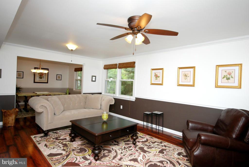 10902 Rock Coast Road Columbia, MD 21044 - Photo 27 of 30 Living Room