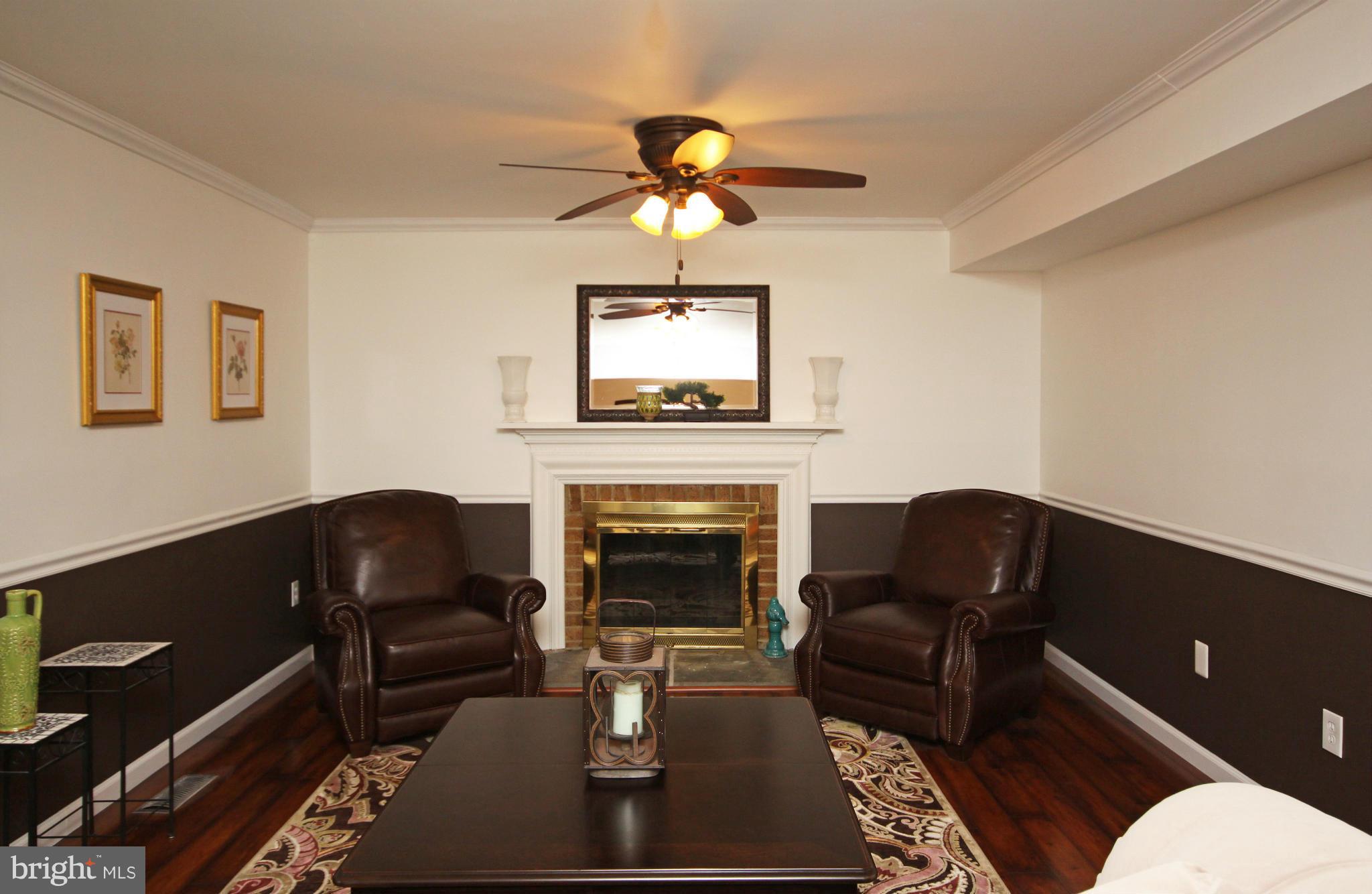 10902 Rock Coast Road Columbia, MD 21044 - Photo 4 of 30 Living Room