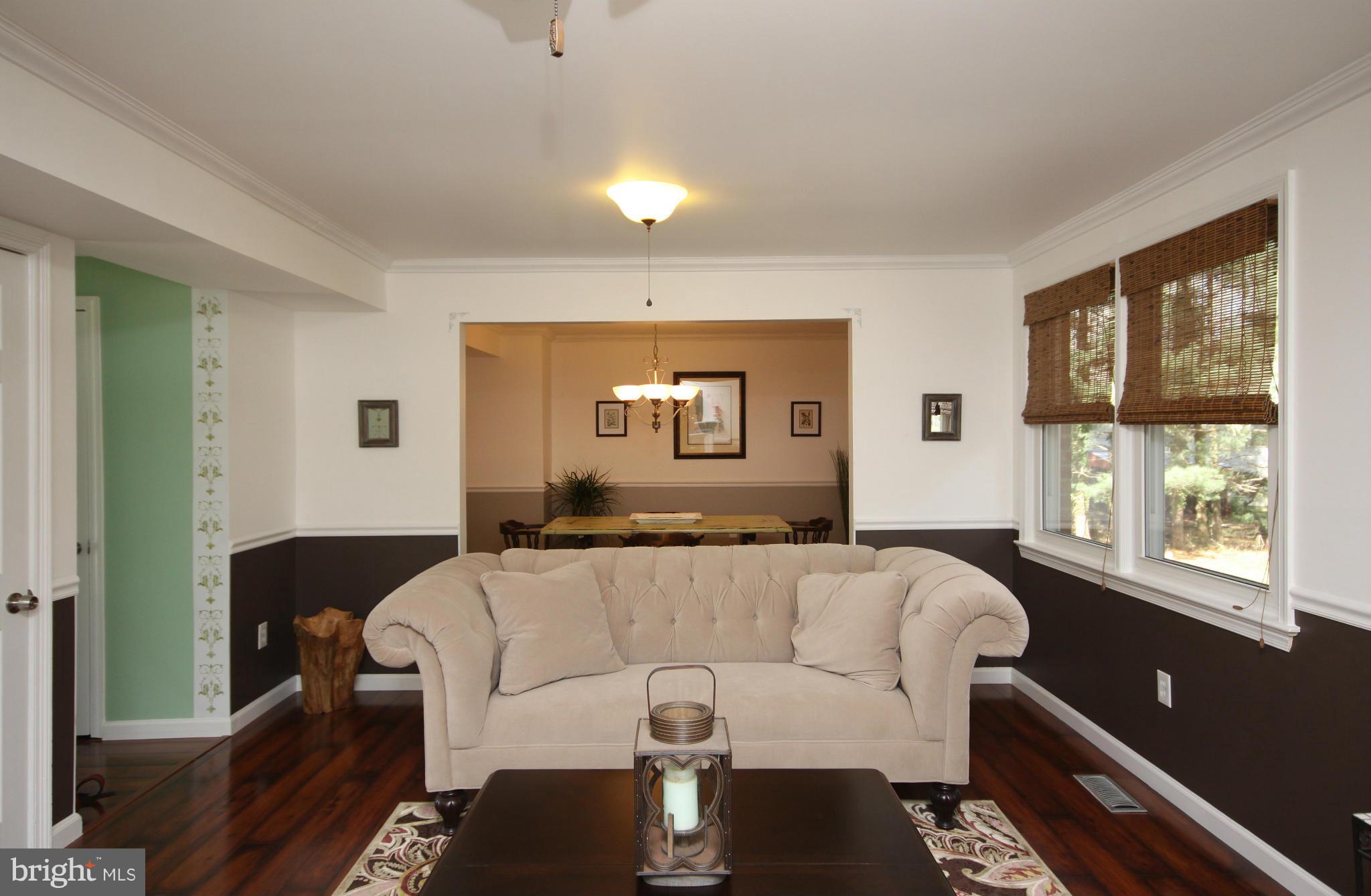 10902 Rock Coast Road Columbia, MD 21044 - Photo 5 of 30 Living Room