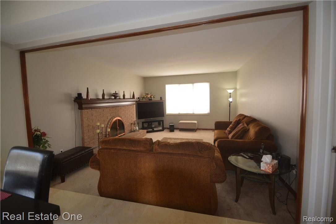 2780 Stonebury Drive Rochester, MI 48307 - Photo 25 of 25 DSC_3908.JPG