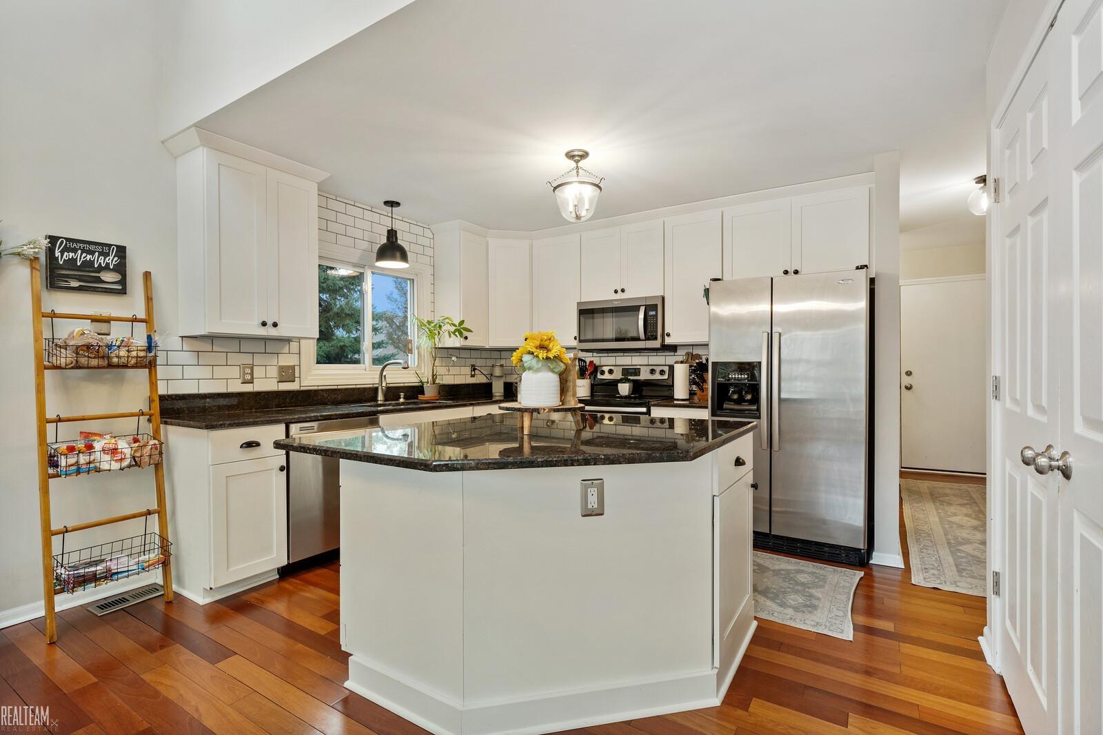2695 Oak View Court Rochester Hills, MI 48307 - Photo 15 of 54