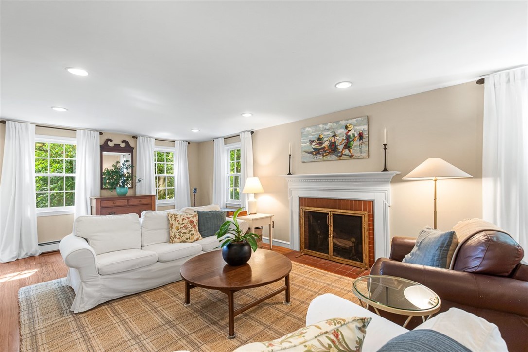 20 Terrace Drive Barrington, RI 02806 - Photo 4 of 47