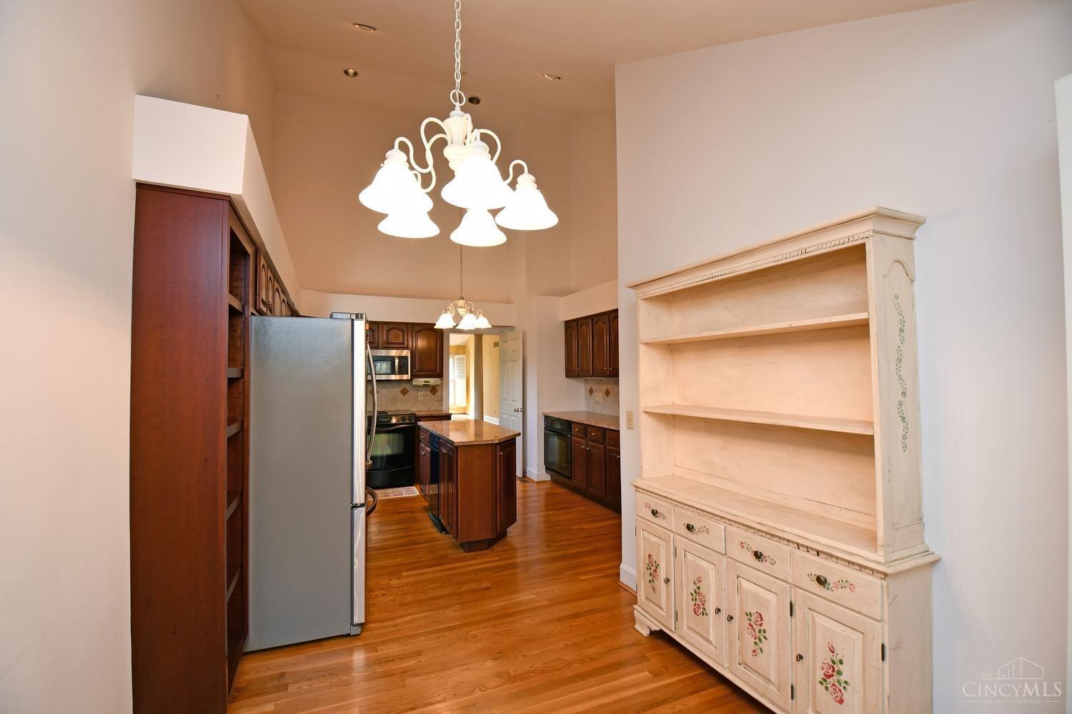 8849 Montgomery Road Cincinnati, OH 45236 - Photo 10 of 43