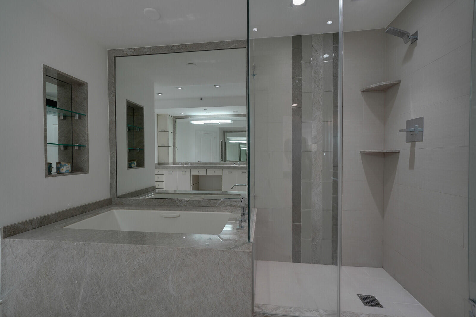 550 Southeast Mizner Boulevard, Unit B209 Boca Raton, FL 33432 - Photo 34 of 78 34_Image_27 (1)_mls