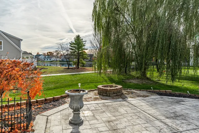 $355,000 | 349 Cobblesprings Court, Avon, IN 46123