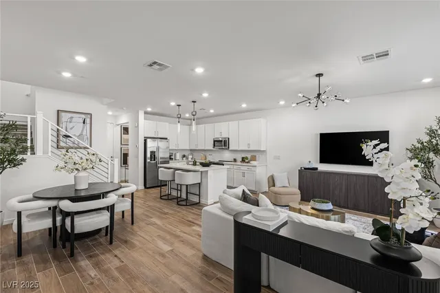 $3,850 | 1503 Melodic Lark Drive, Las Vegas, NV 89138