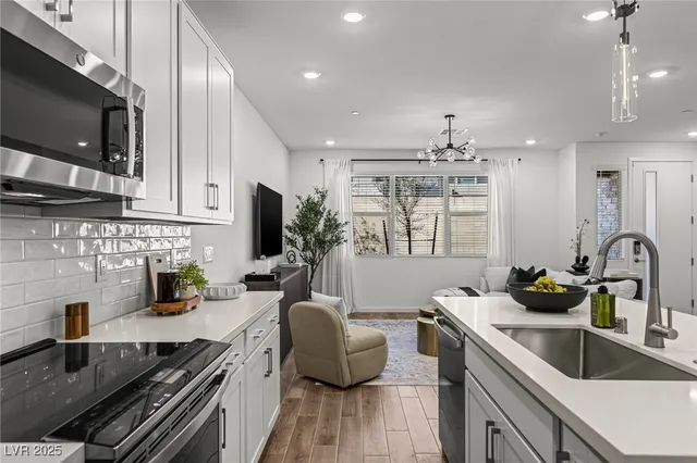 $3,850 | 1503 Melodic Lark Drive, Las Vegas, NV 89138