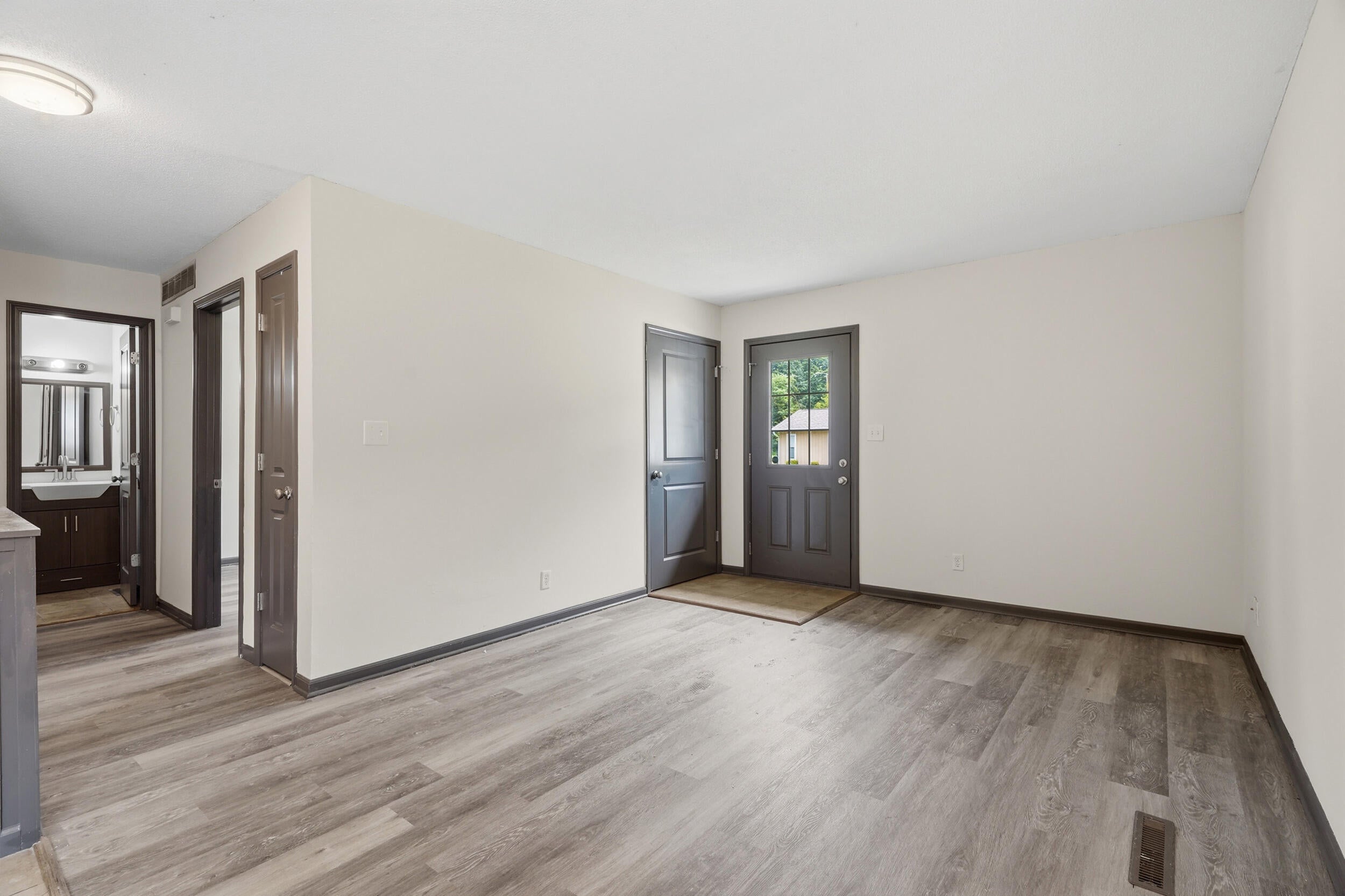 107-109 Redwood Road Columbia, MO 65203 - Photo 5 of 43 Gallery Image 5