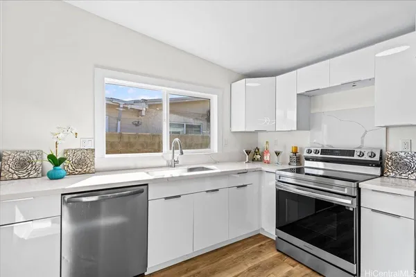 $1,090,888 | 91-1180 Hanaloa Street, Ewa Beach, HI 96706