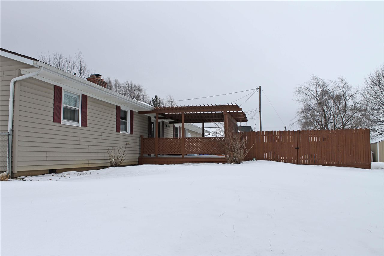 980 South Delaney Road Owosso, MI 48867 - Photo 6 of 35 50065846-5.JPG