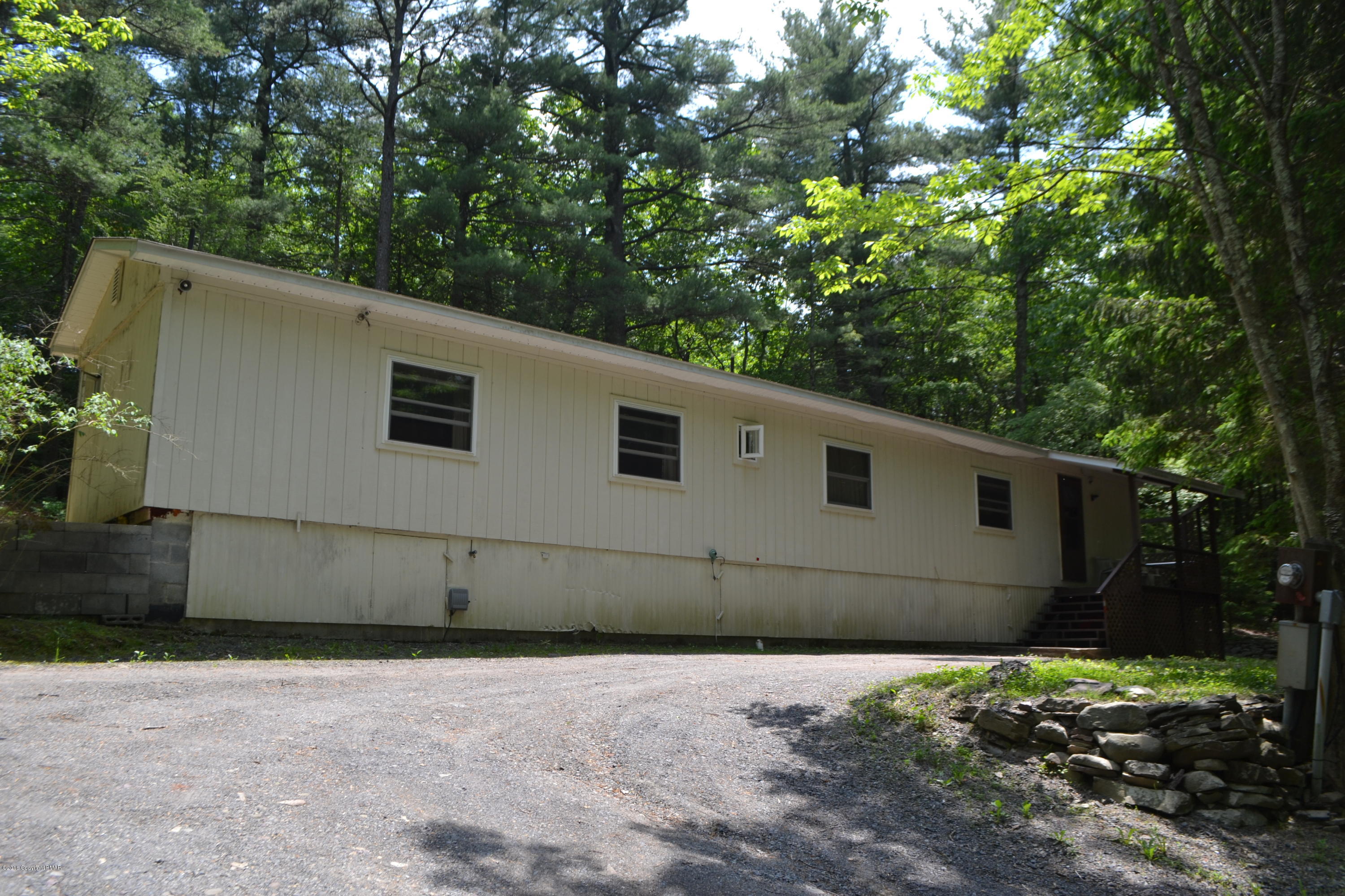 130 Stadden Road Stroudsburg, PA 18360 - Photo 1 of 24 a view of a garage