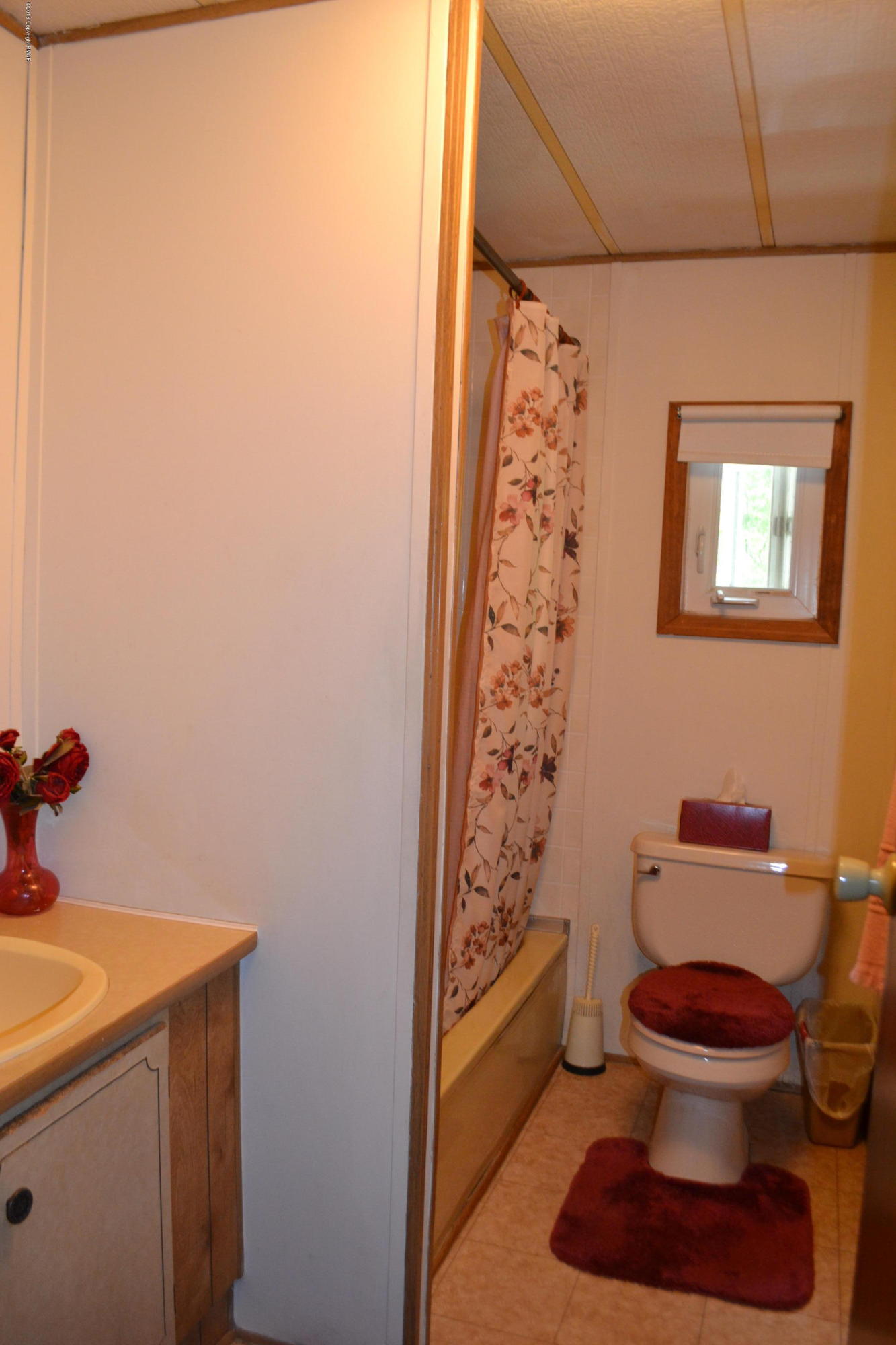 130 Stadden Road Stroudsburg, PA 18360 - Photo 13 of 24 a bathroom with a toilet and a shower