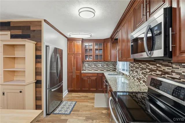 $3,900 | 13 East Edgewater Drive, Fulton, NY 13069