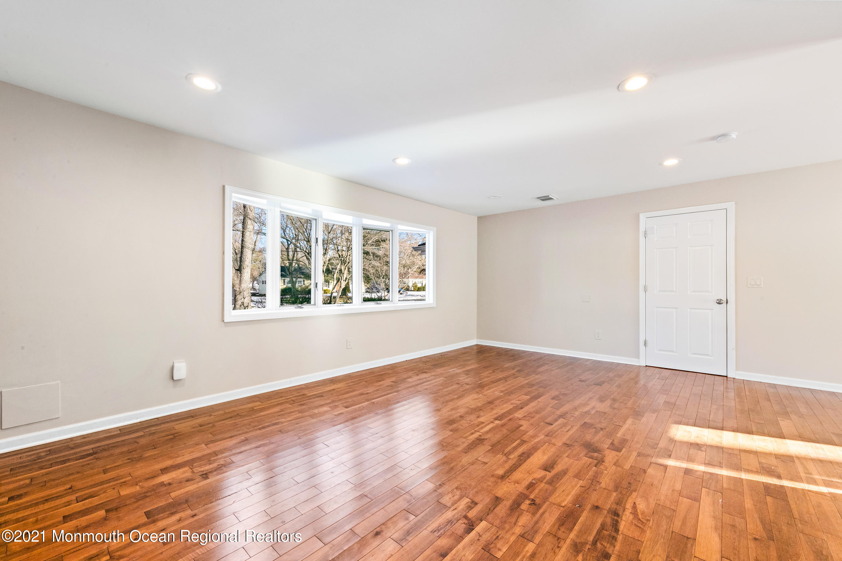 88 Rutledge Drive Middletown, NJ 07701 - Photo 11 of 51 88RutledgeOnline-13