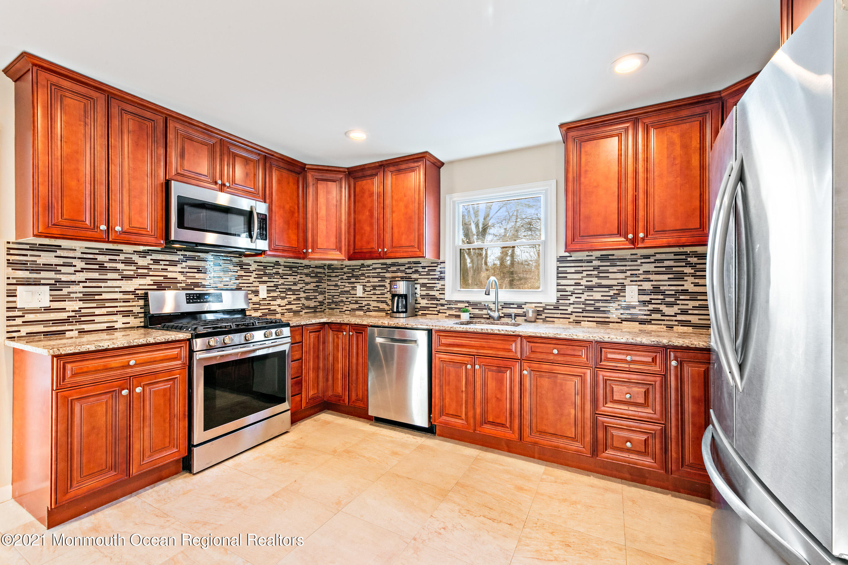 88 Rutledge Drive Middletown, NJ 07701 - Photo 17 of 51 88RutledgeOnline-19