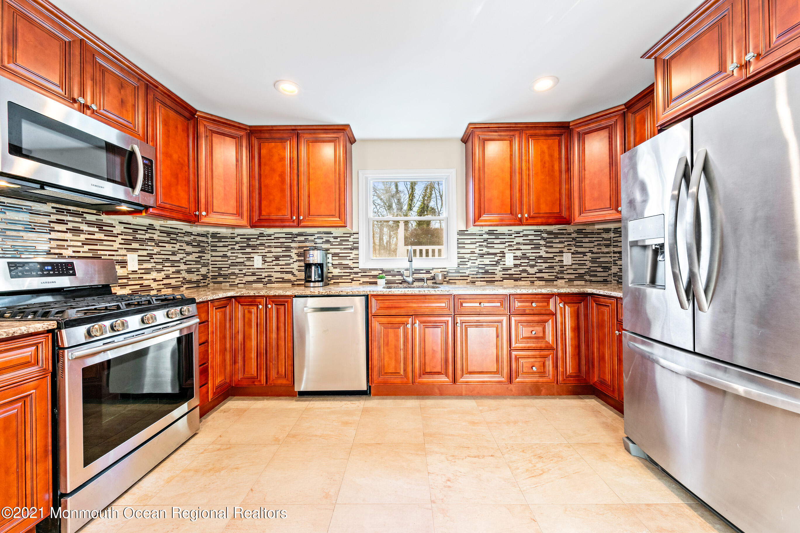 88 Rutledge Drive Middletown, NJ 07701 - Photo 20 of 51 88RutledgeOnline-22