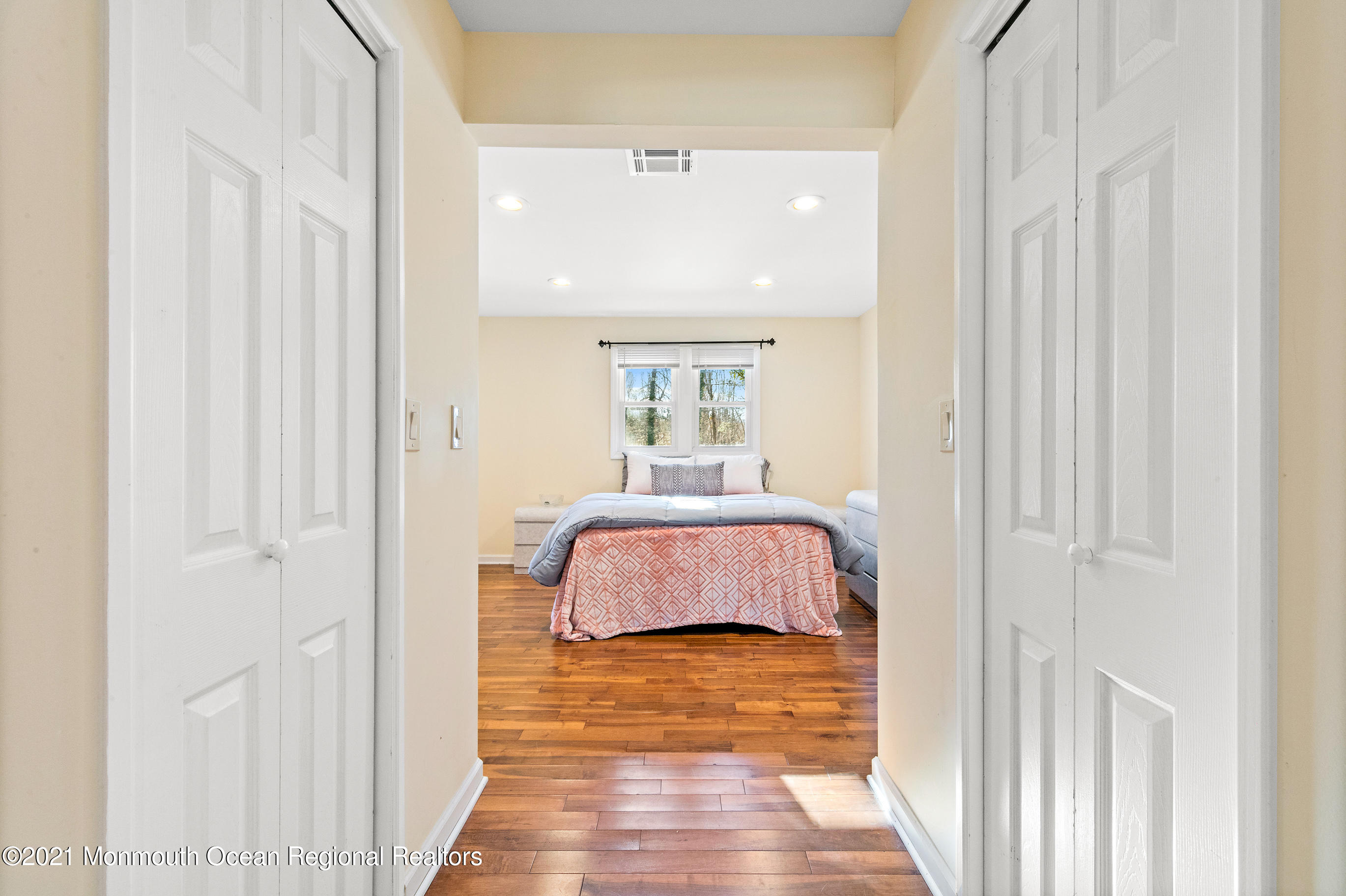 88 Rutledge Drive Middletown, NJ 07701 - Photo 25 of 51 88RutledgeOnline-27