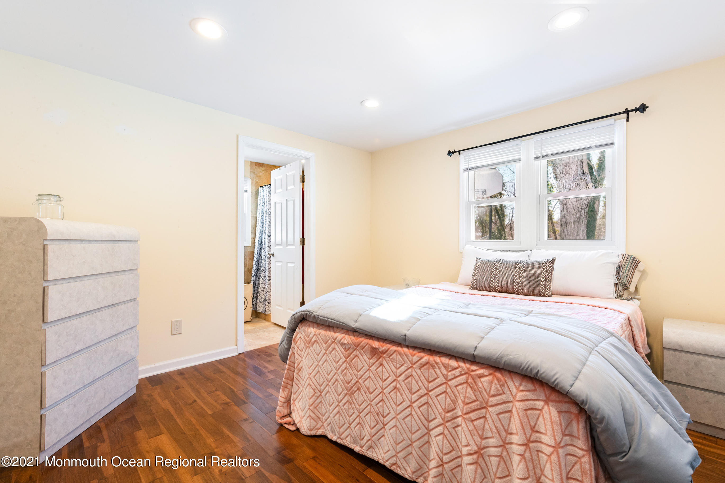 88 Rutledge Drive Middletown, NJ 07701 - Photo 26 of 51 88RutledgeOnline-28