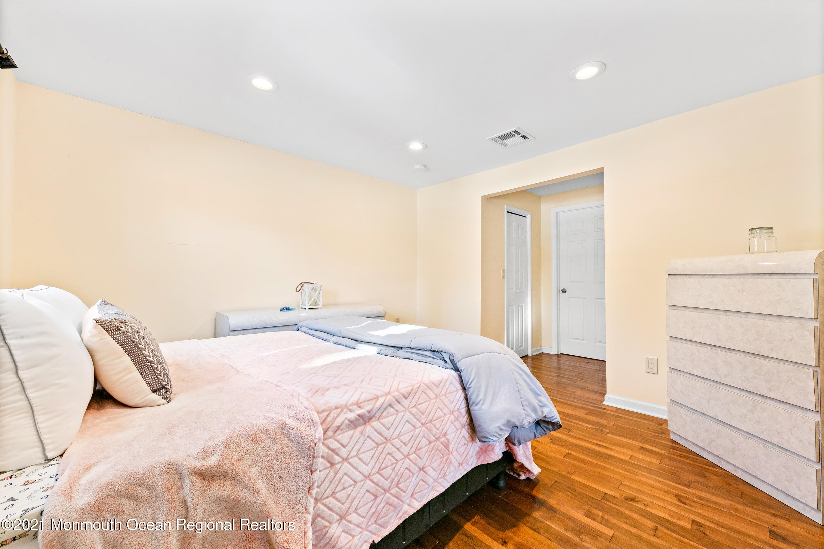 88 Rutledge Drive Middletown, NJ 07701 - Photo 27 of 51 88RutledgeOnline-29