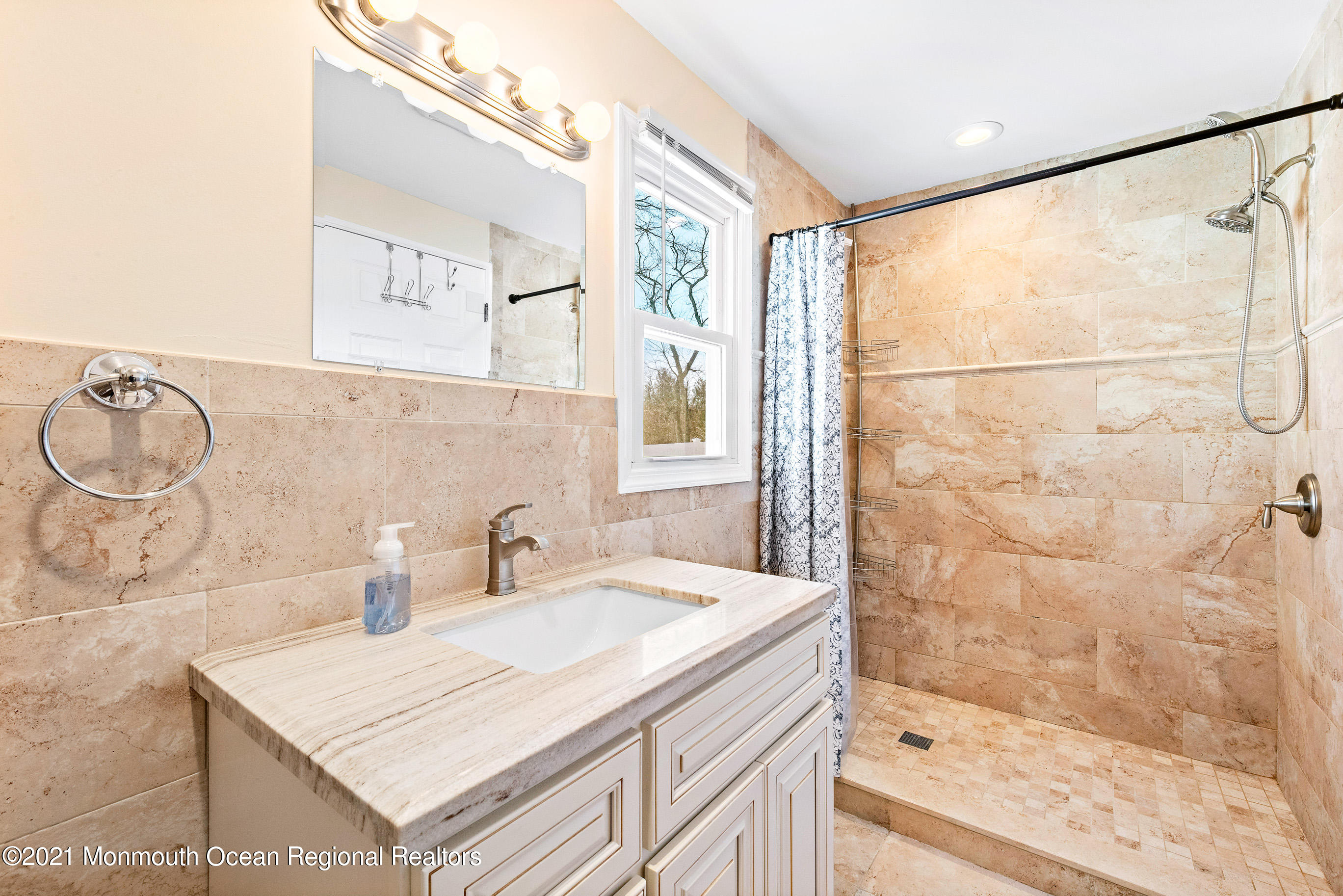 88 Rutledge Drive Middletown, NJ 07701 - Photo 30 of 51 88RutledgeOnline-32