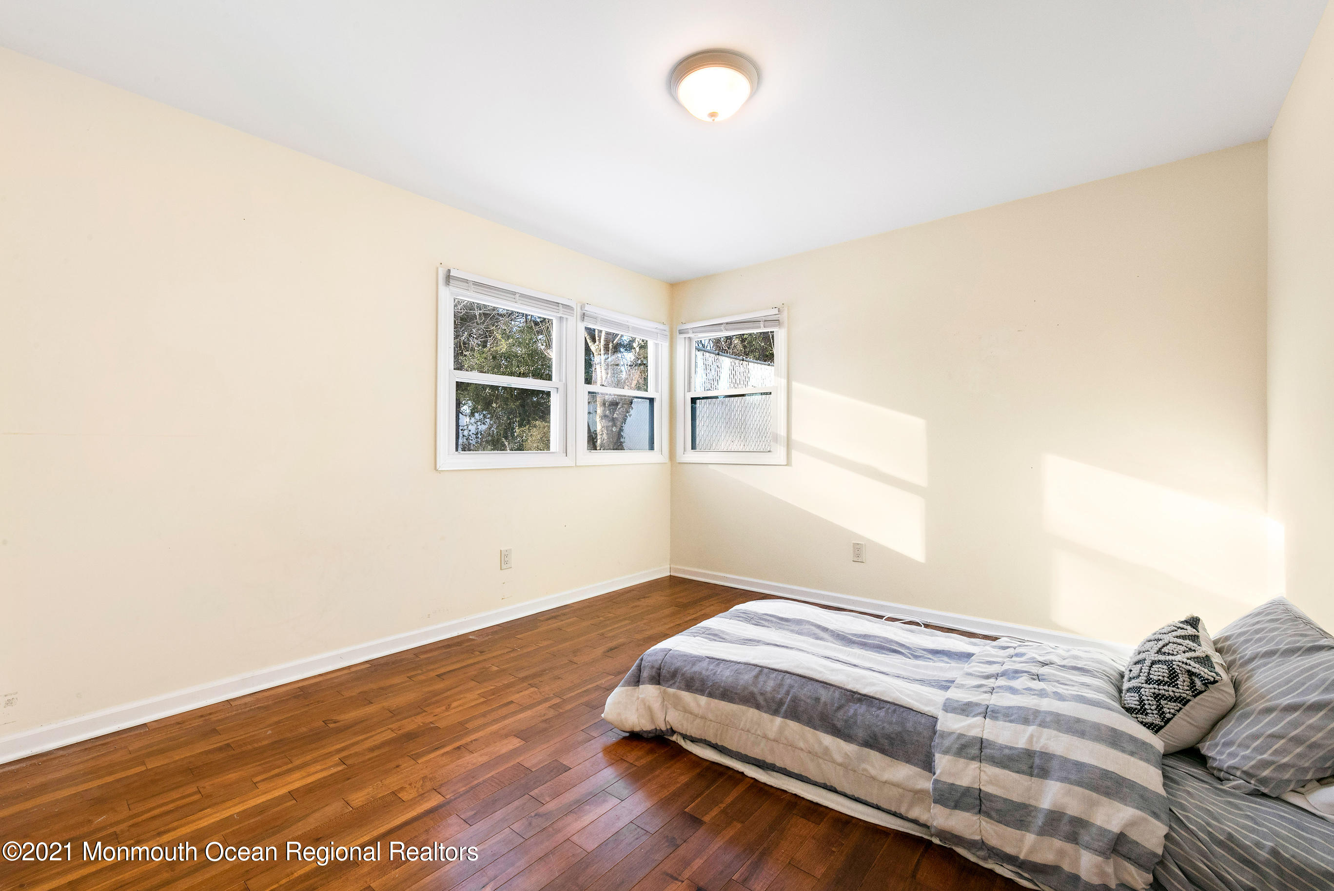 88 Rutledge Drive Middletown, NJ 07701 - Photo 31 of 51 88RutledgeOnline-33