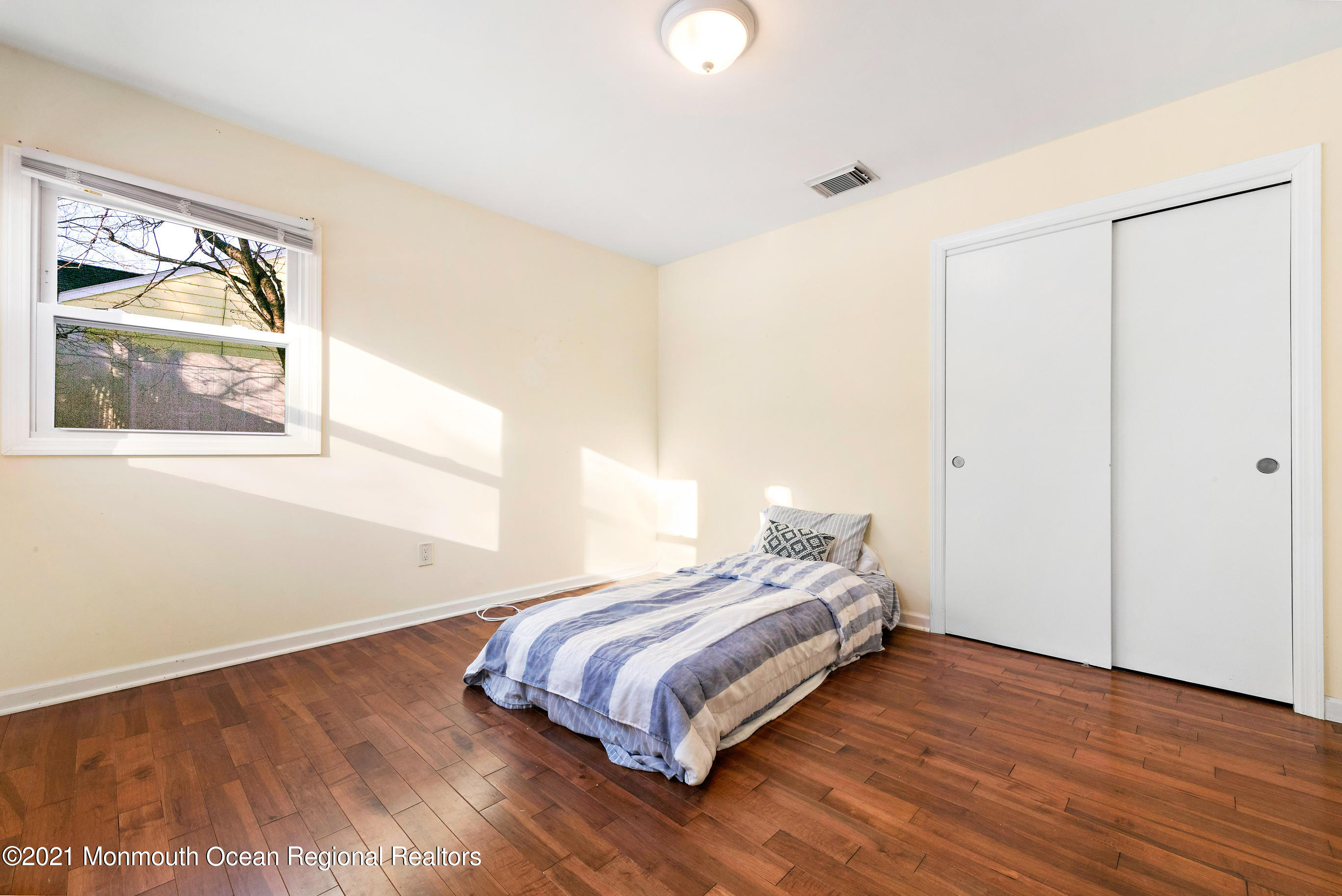 88 Rutledge Drive Middletown, NJ 07701 - Photo 32 of 51 88RutledgeOnline-34