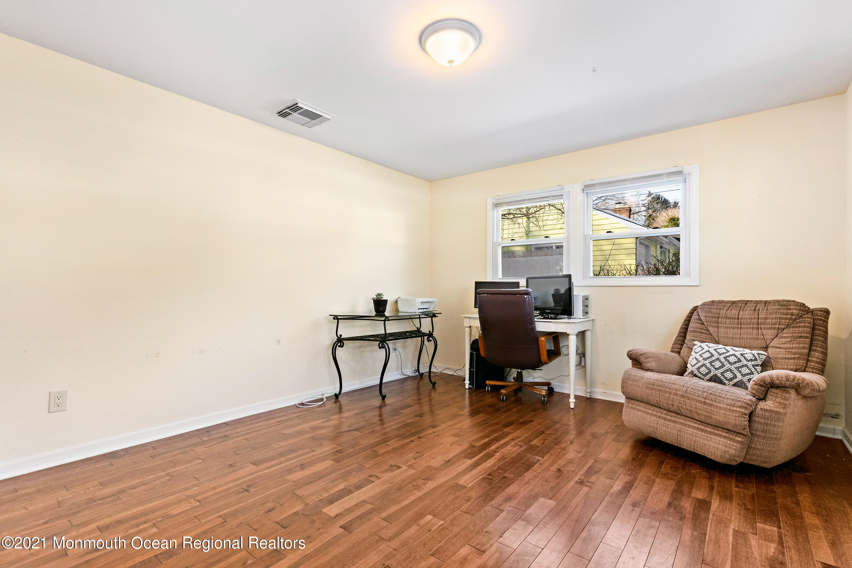 88 Rutledge Drive Middletown, NJ 07701 - Photo 34 of 51 88RutledgeOnline-36