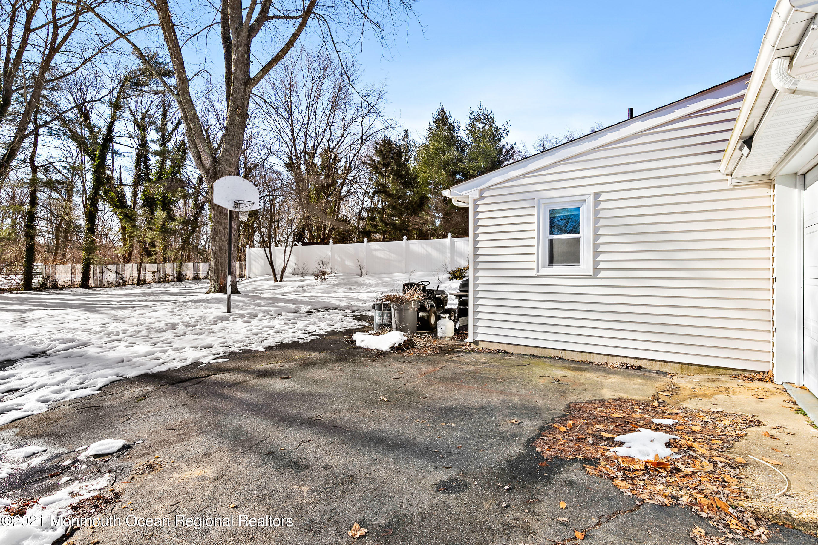 88 Rutledge Drive Middletown, NJ 07701 - Photo 39 of 51 88RutledgeOnline-41