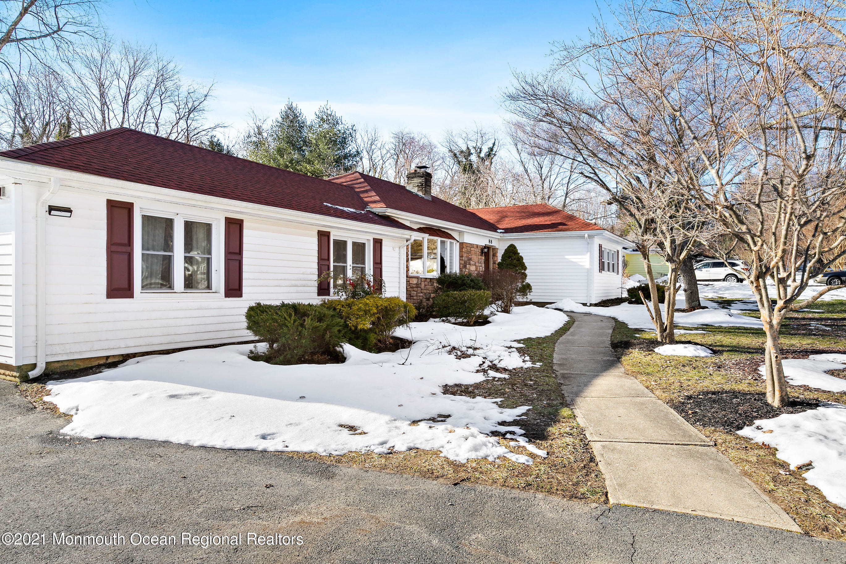 88 Rutledge Drive Middletown, NJ 07701 - Photo 5 of 51 88RutledgeOnline-6