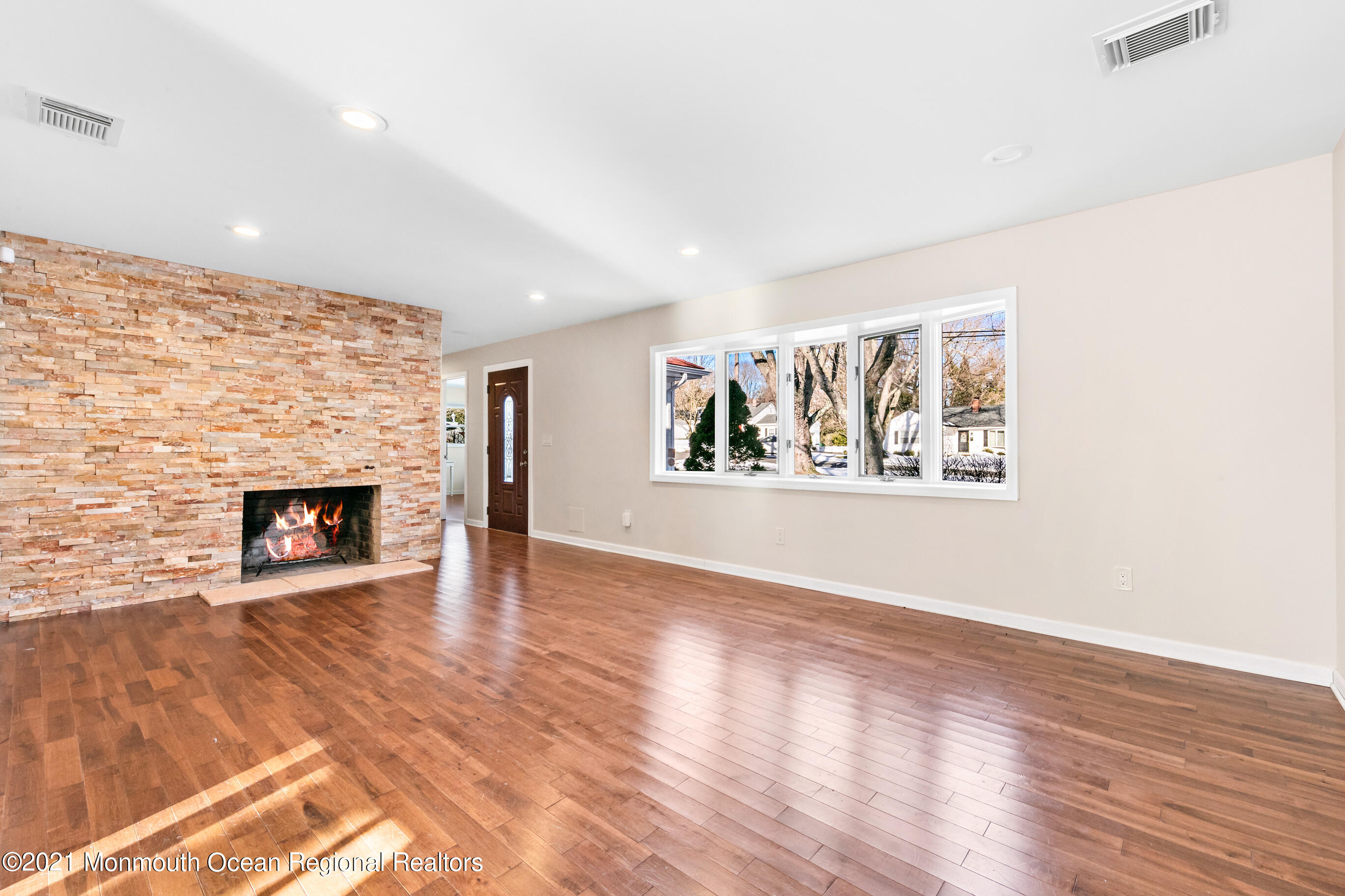 88 Rutledge Drive Middletown, NJ 07701 - Photo 9 of 51 88RutledgeOnline-11