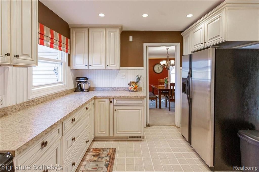353 McMillan Road Grosse Pointe Farms, MI 48236 - Photo 13 of 27