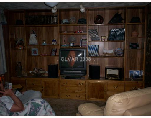 586 Desert Queen Road Tonopah, NV 89049 - Photo 7 of 8 Den.