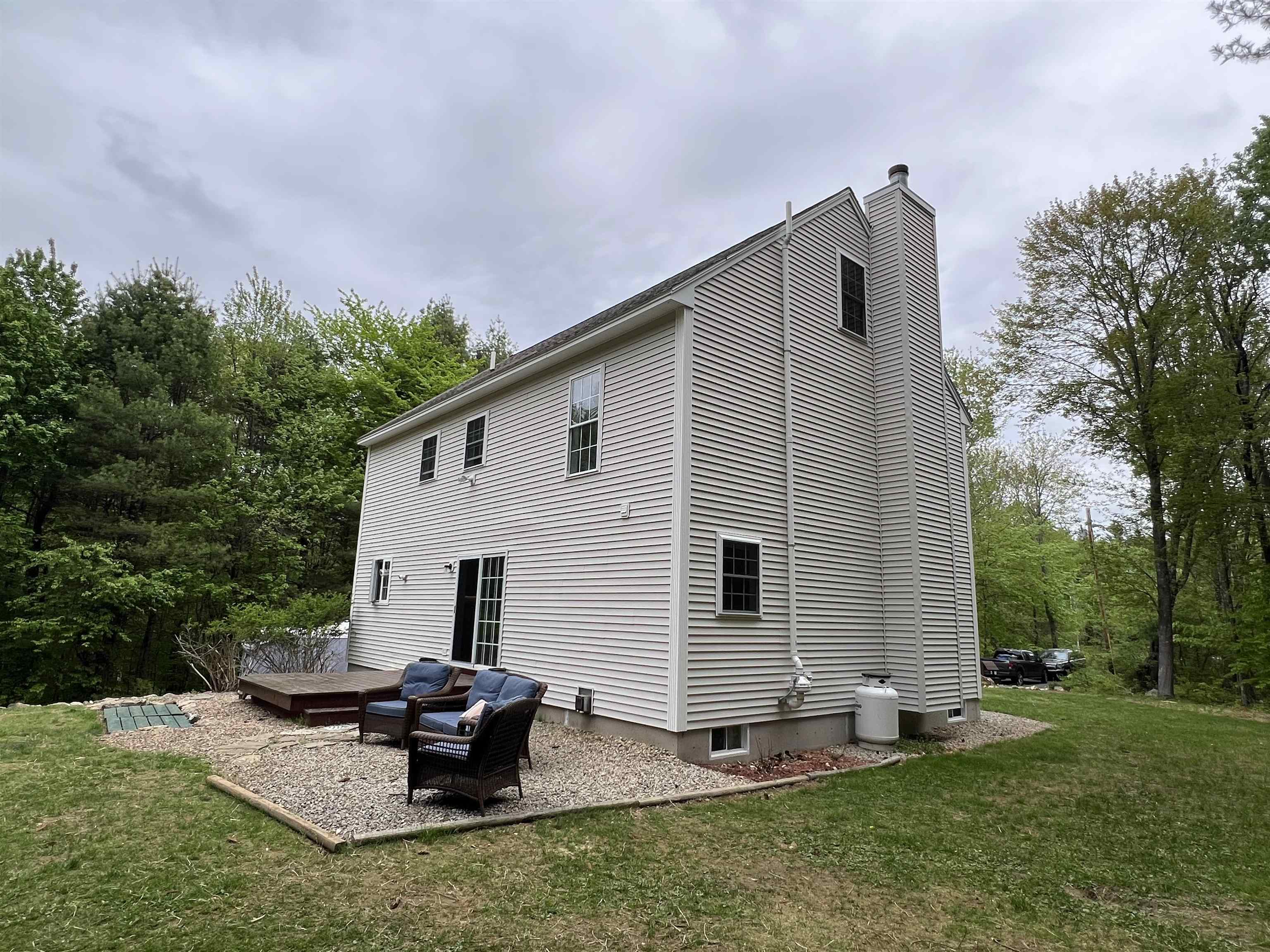 252 Middle Road Deerfield, NH 03037 - Photo 22 of 35