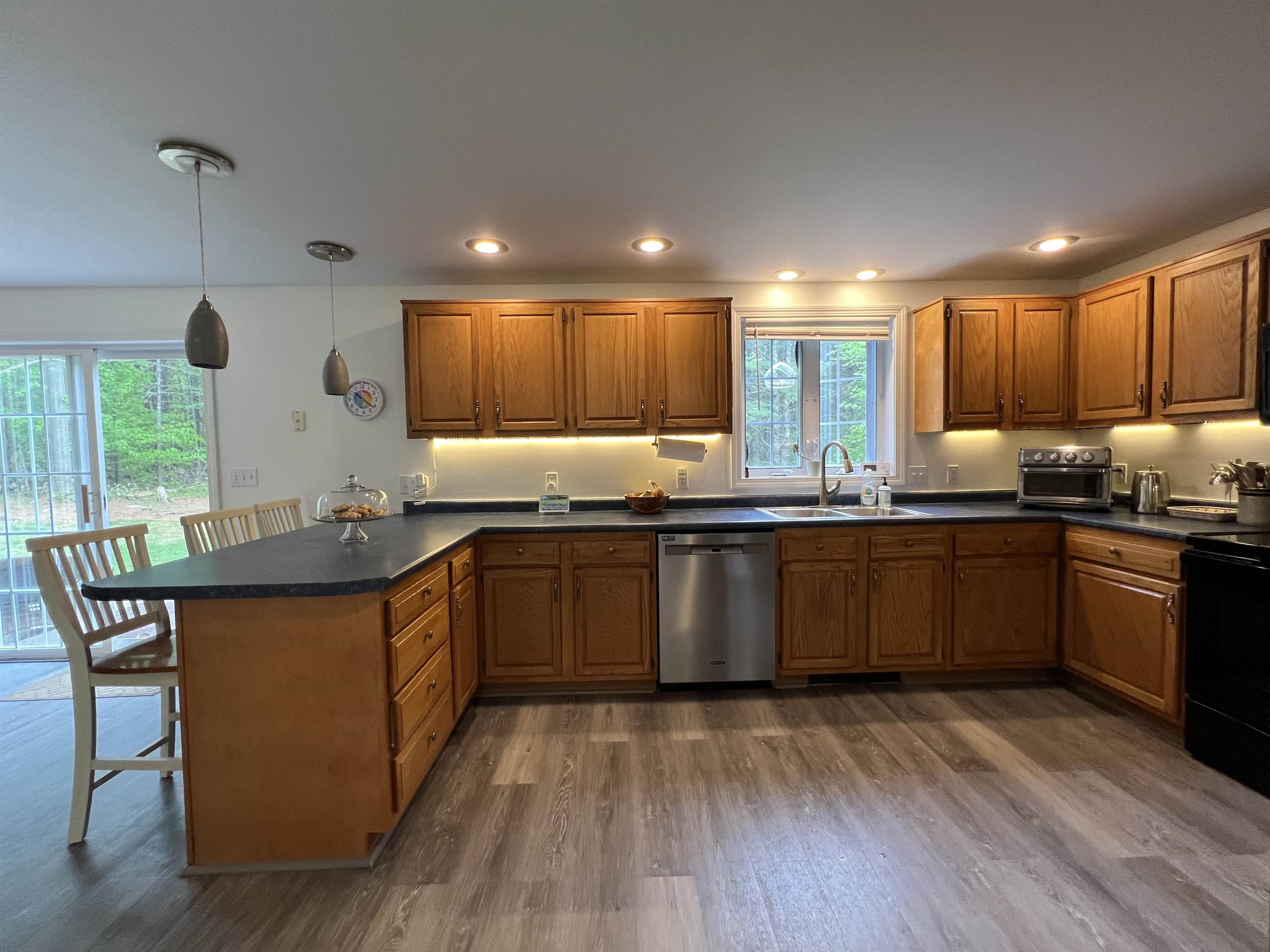 252 Middle Road Deerfield, NH 03037 - Photo 31 of 35