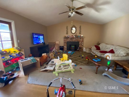217 East Rader Avenue Ridgecrest, CA 93555 - Photo 3 of 8 Gallery Image 3