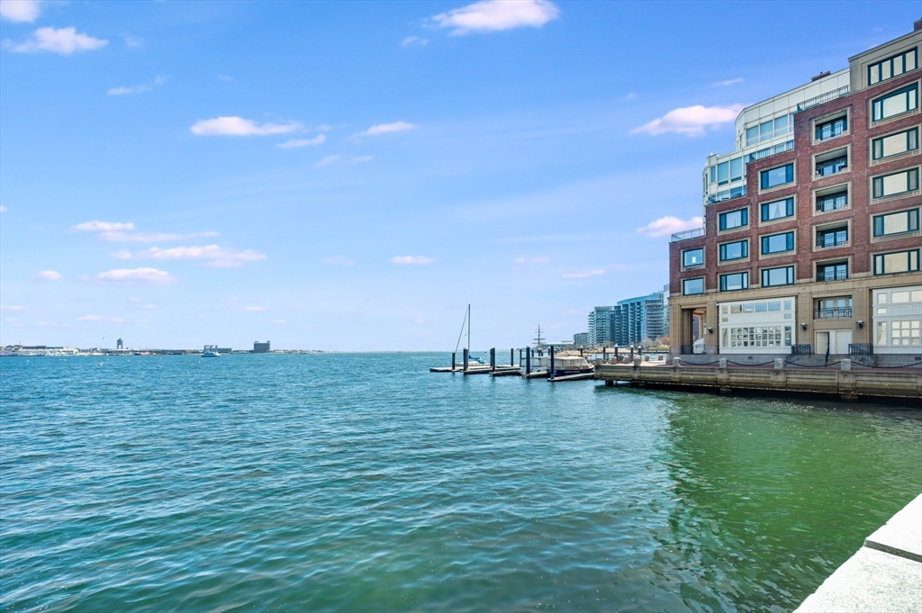 85 East India Row, Unit 34G Boston, MA 02110 - Photo 18 of 20 a view of ocean with city view